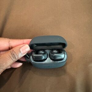 Bose In-Ear Earbuds with Charging Case